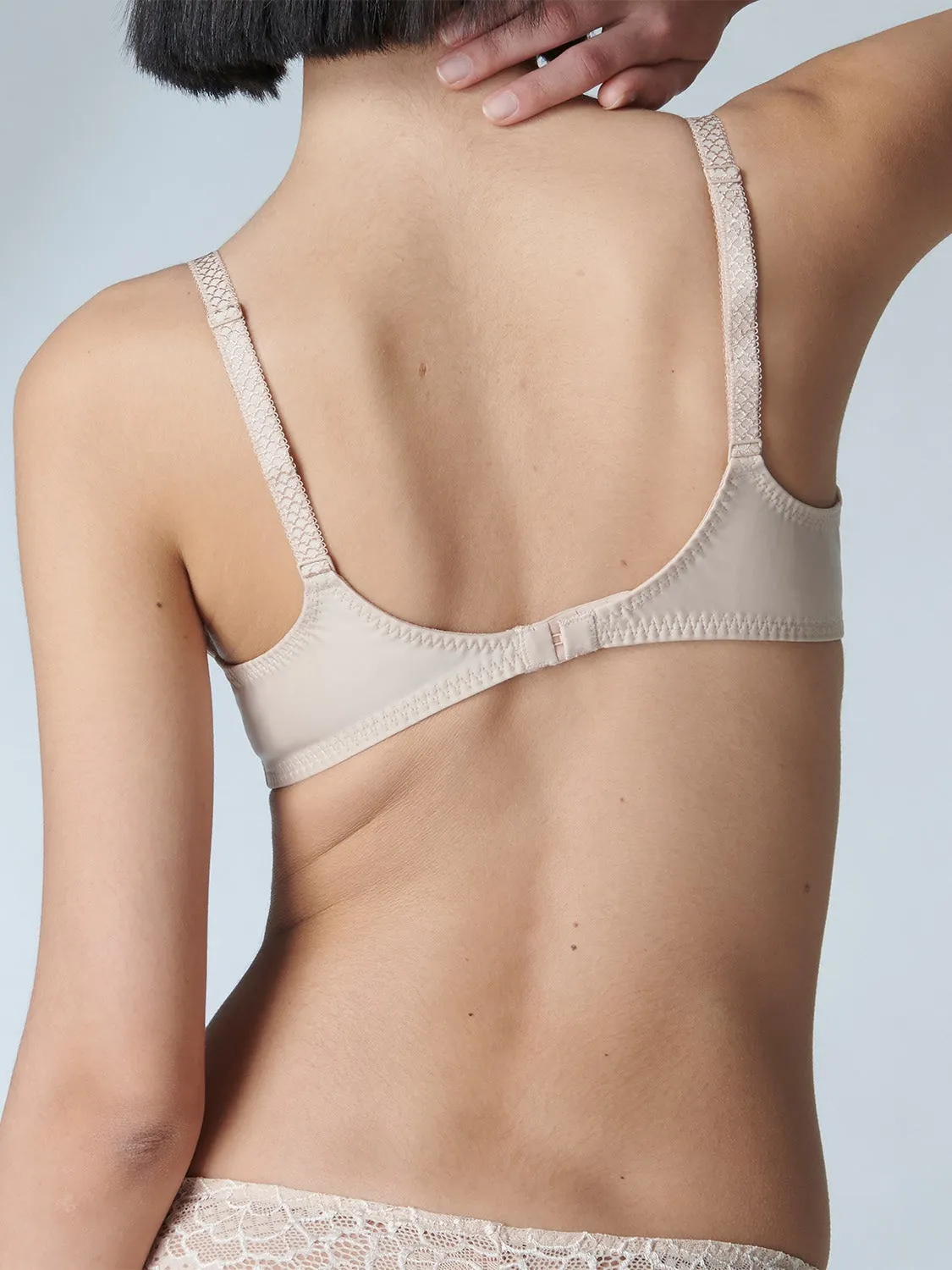 Caresse Wireless Triangle - Peau Rose