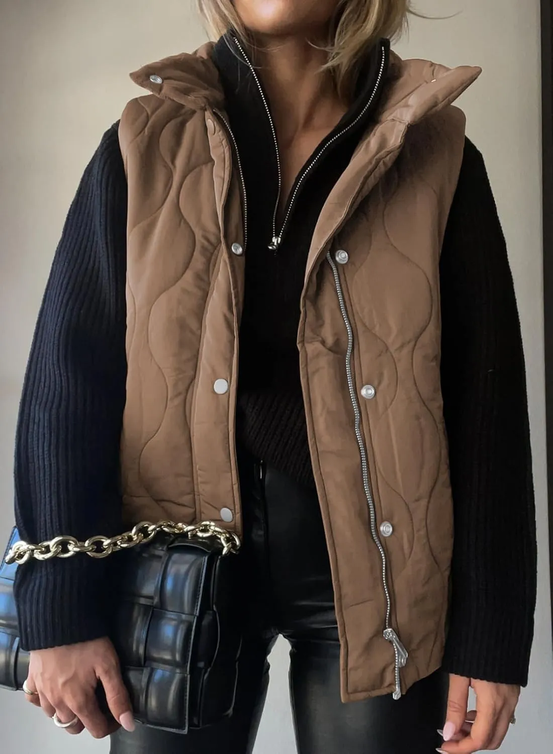 EVALESS Cropped Puffer Vest Women Lightweight Quilted Stand Collar Sleeveless Jackets Fall Spring 2025 Button Zip Up Coat