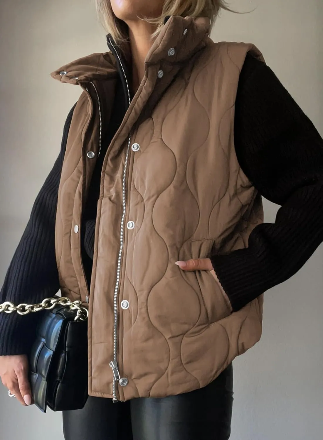 EVALESS Cropped Puffer Vest Women Lightweight Quilted Stand Collar Sleeveless Jackets Fall Spring 2025 Button Zip Up Coat
