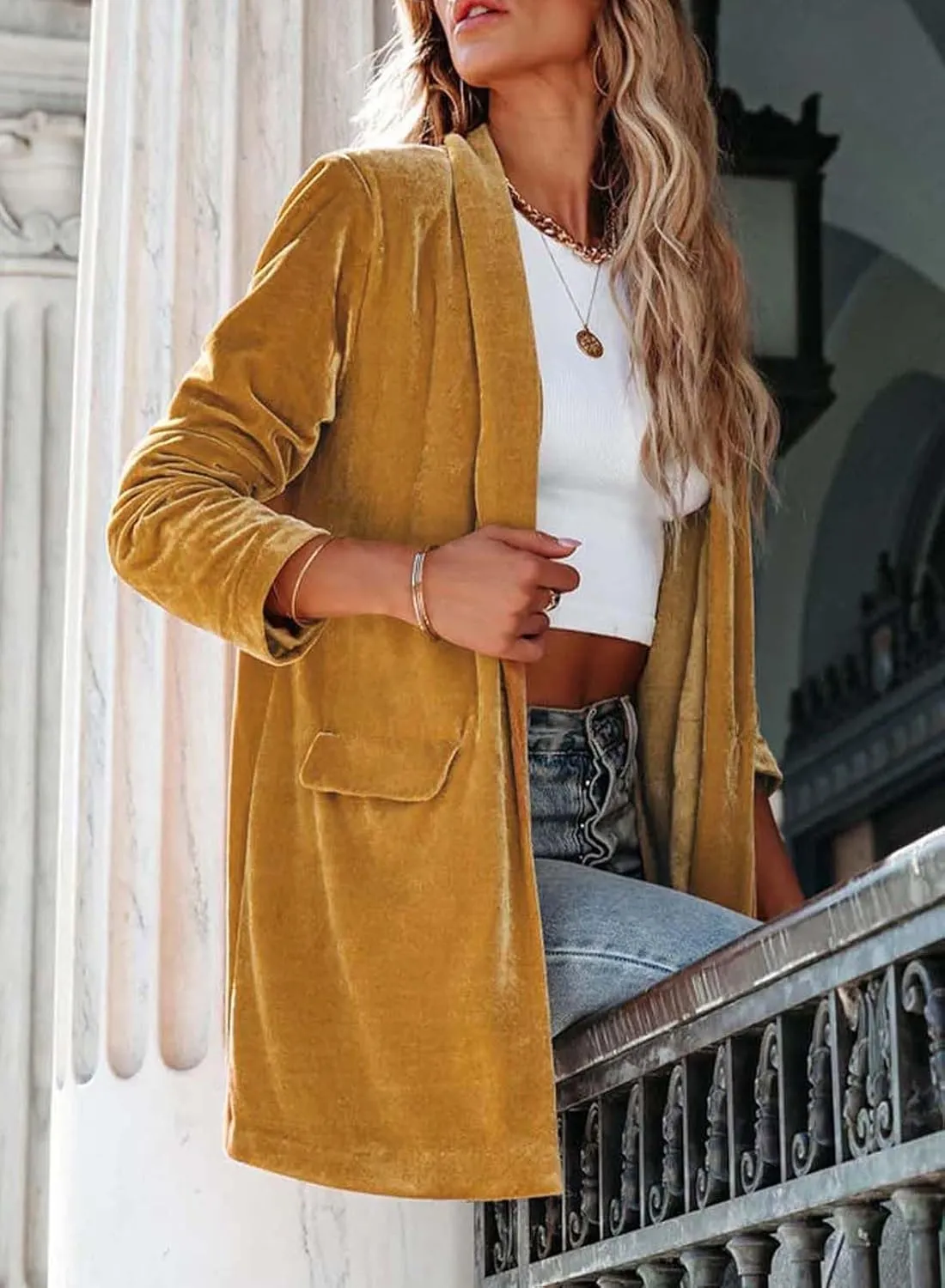 Happy Sailed Women's Velvet Blazer Jackets Casual Long Sleeve Lapel Collar Pocketed Blazer Suits Work Outfits
