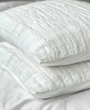 Isaac Pillow White - 1 LEFT