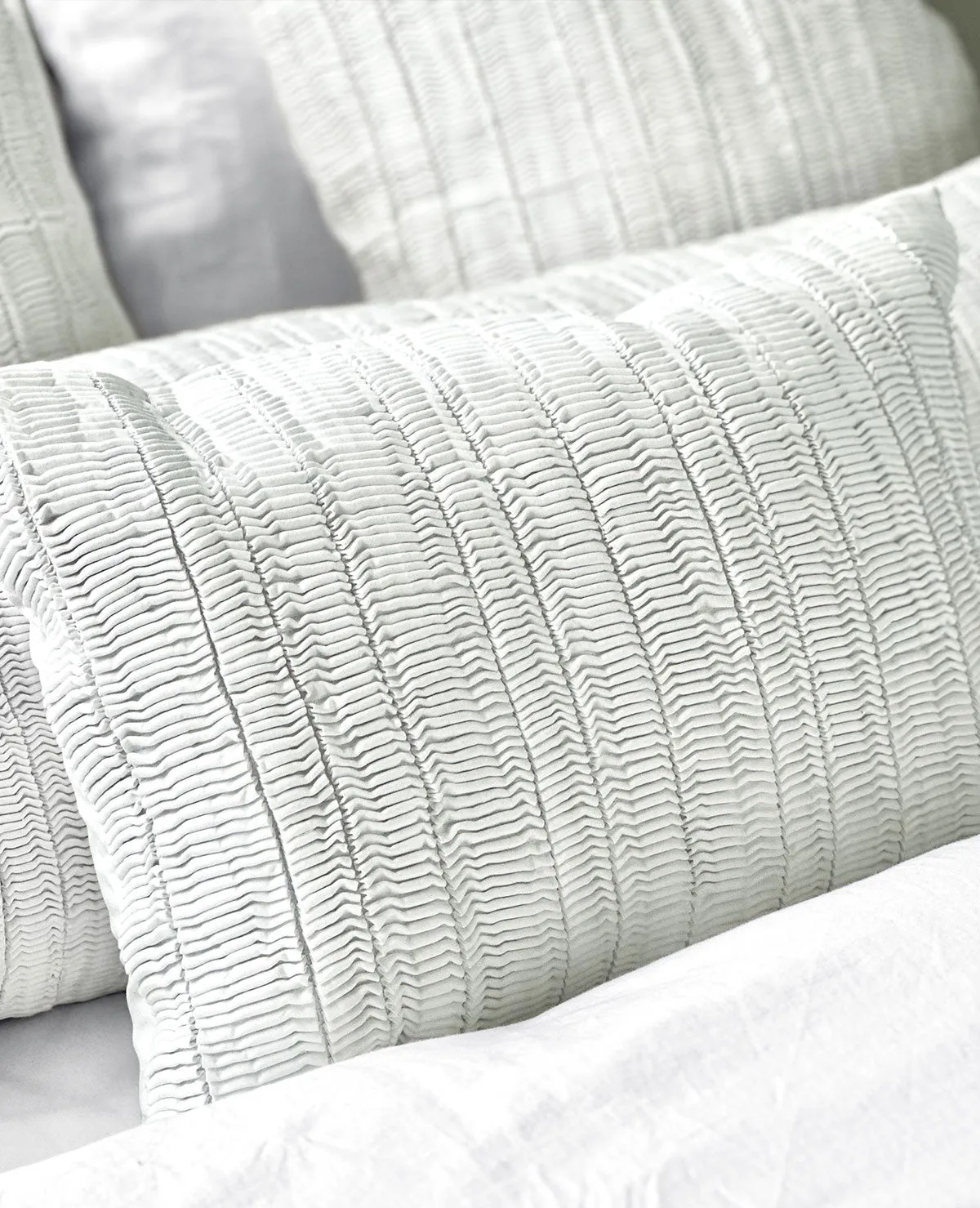 Isaac Pillow White - 1 LEFT