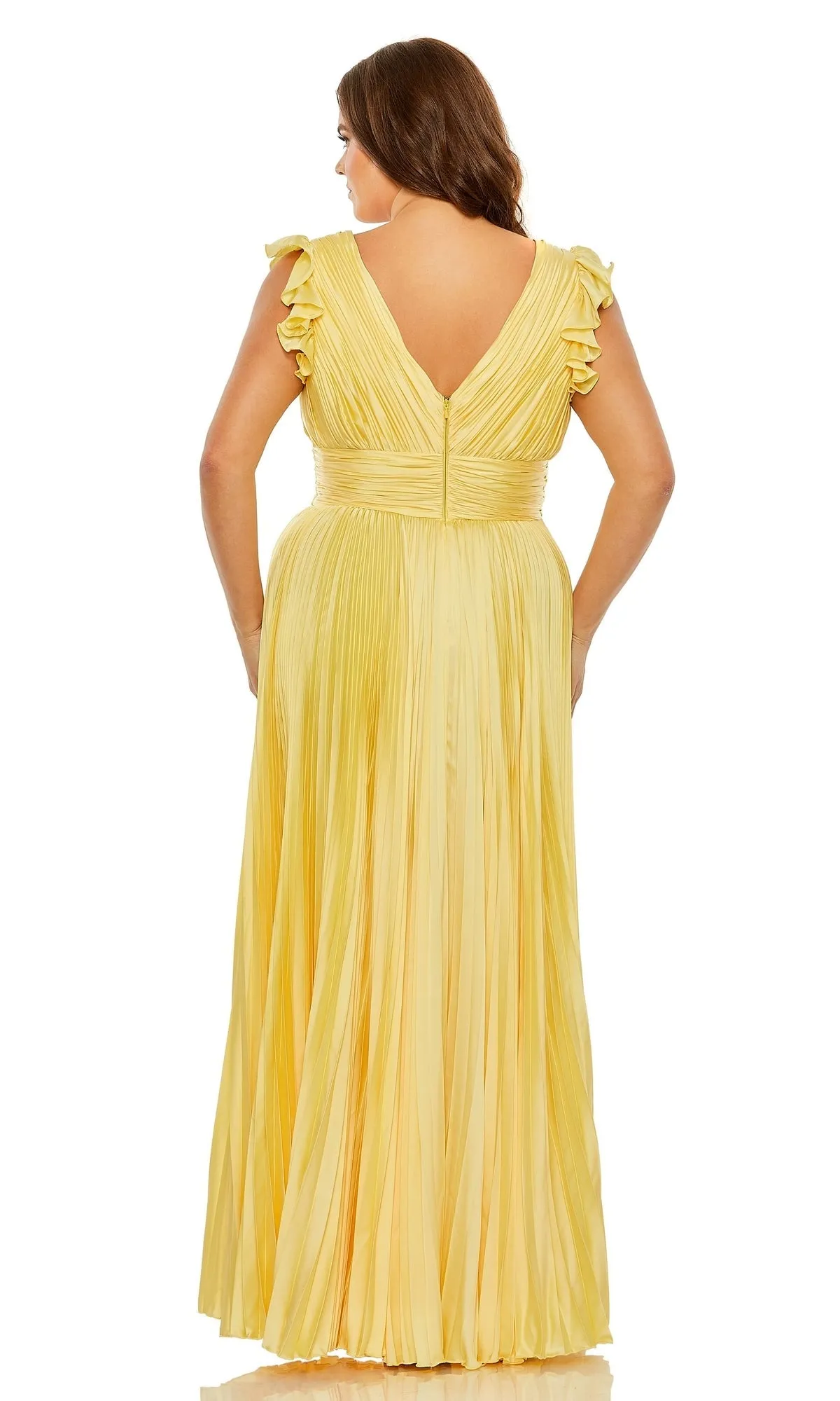 Mac Duggal Long Plus-Size Formal Dress 77006